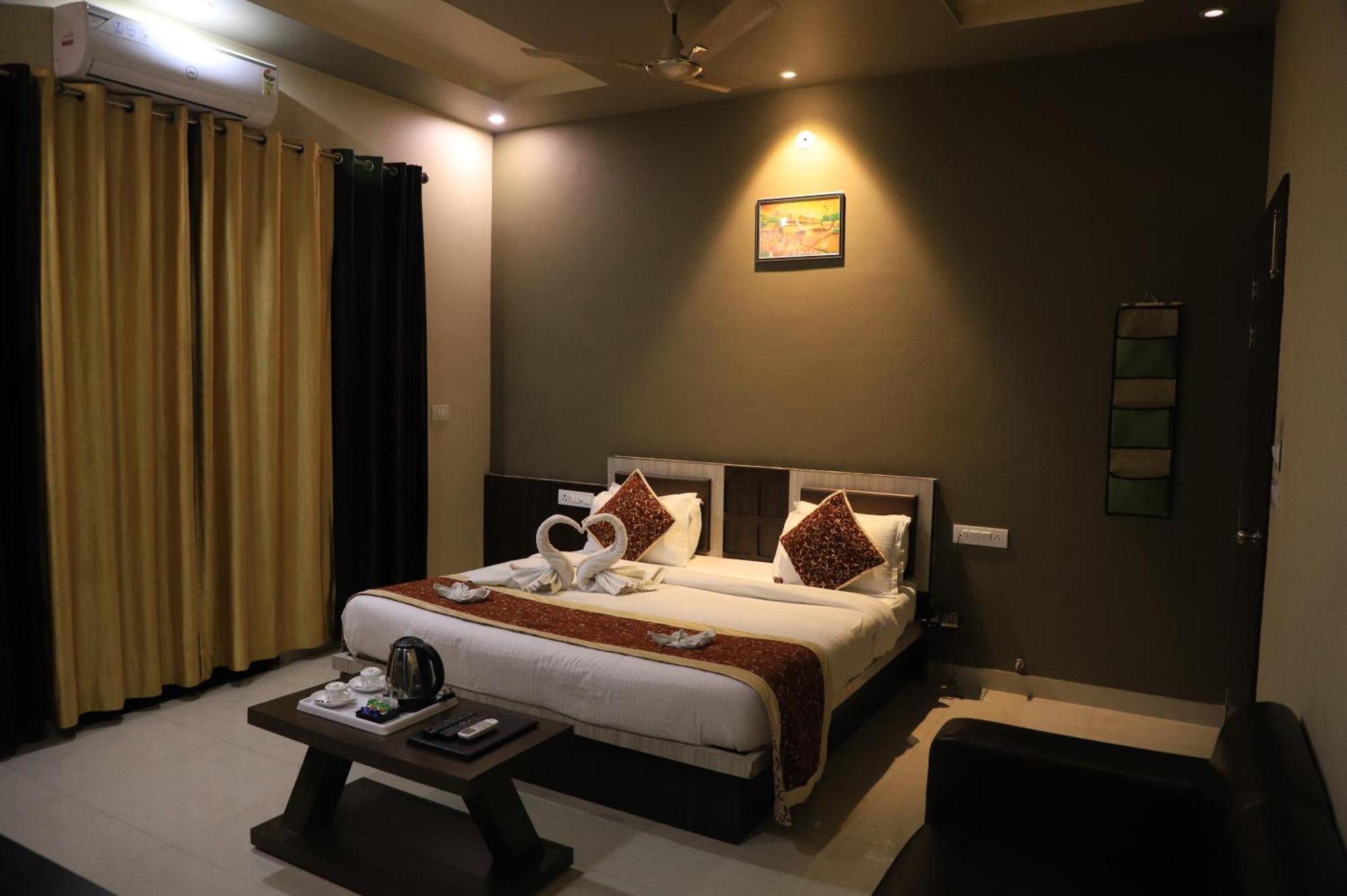 Hotel Pushkar Legacy Exteriör bild