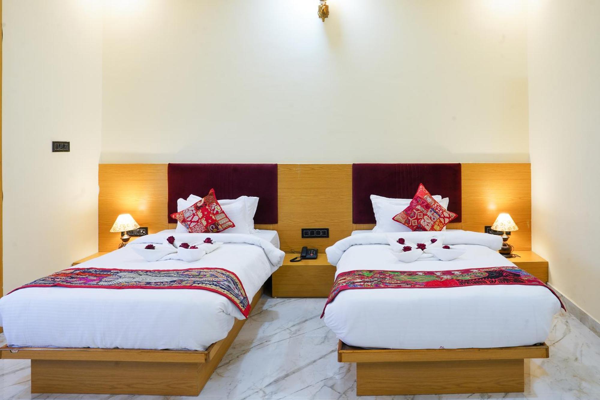 Hotel Pushkar Legacy Exteriör bild